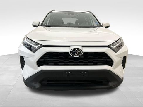 Used 2024 Toyota RAV4 XLE FWD image 9