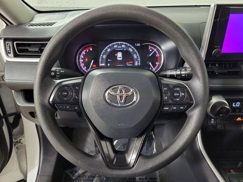 Used 2025 Toyota RAV4 XLE FWD image 26