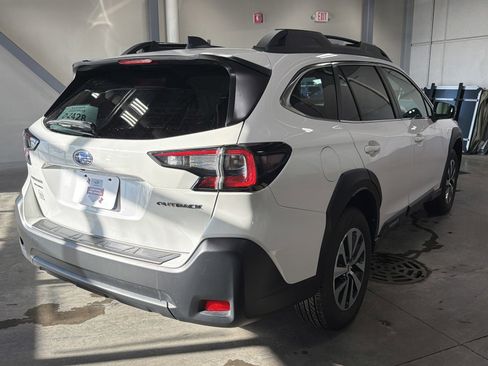 Certified 2025 Subaru Outback Premium w/ Popular Package #1A image 19