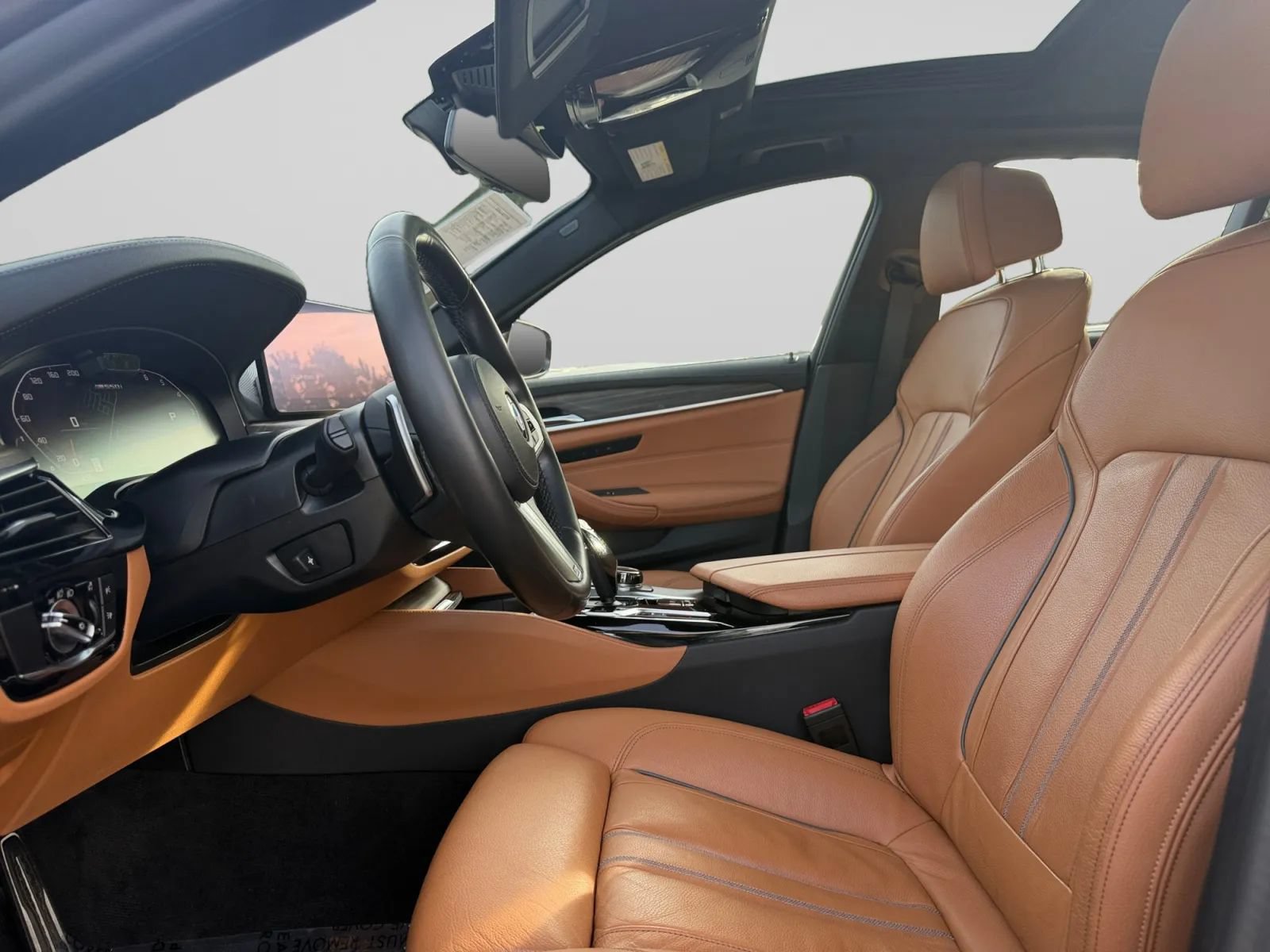 Used 2021 BMW M550i xDrive w/ Executive Package AWD/4WD image 16