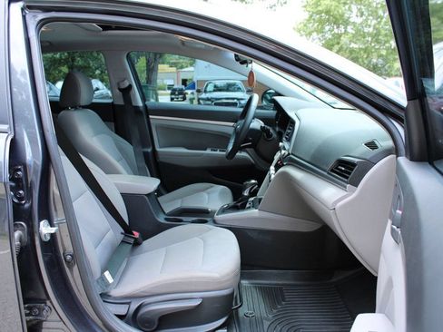 Used 2020 Hyundai Elantra Value Edition FWD image 29