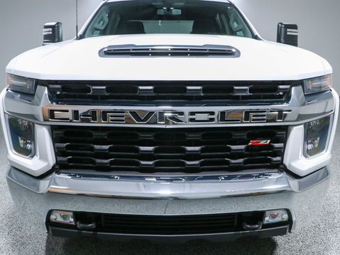 Used 2023 Chevrolet Silverado 2500 LT w/ Convenience Package AWD/4WD image 4