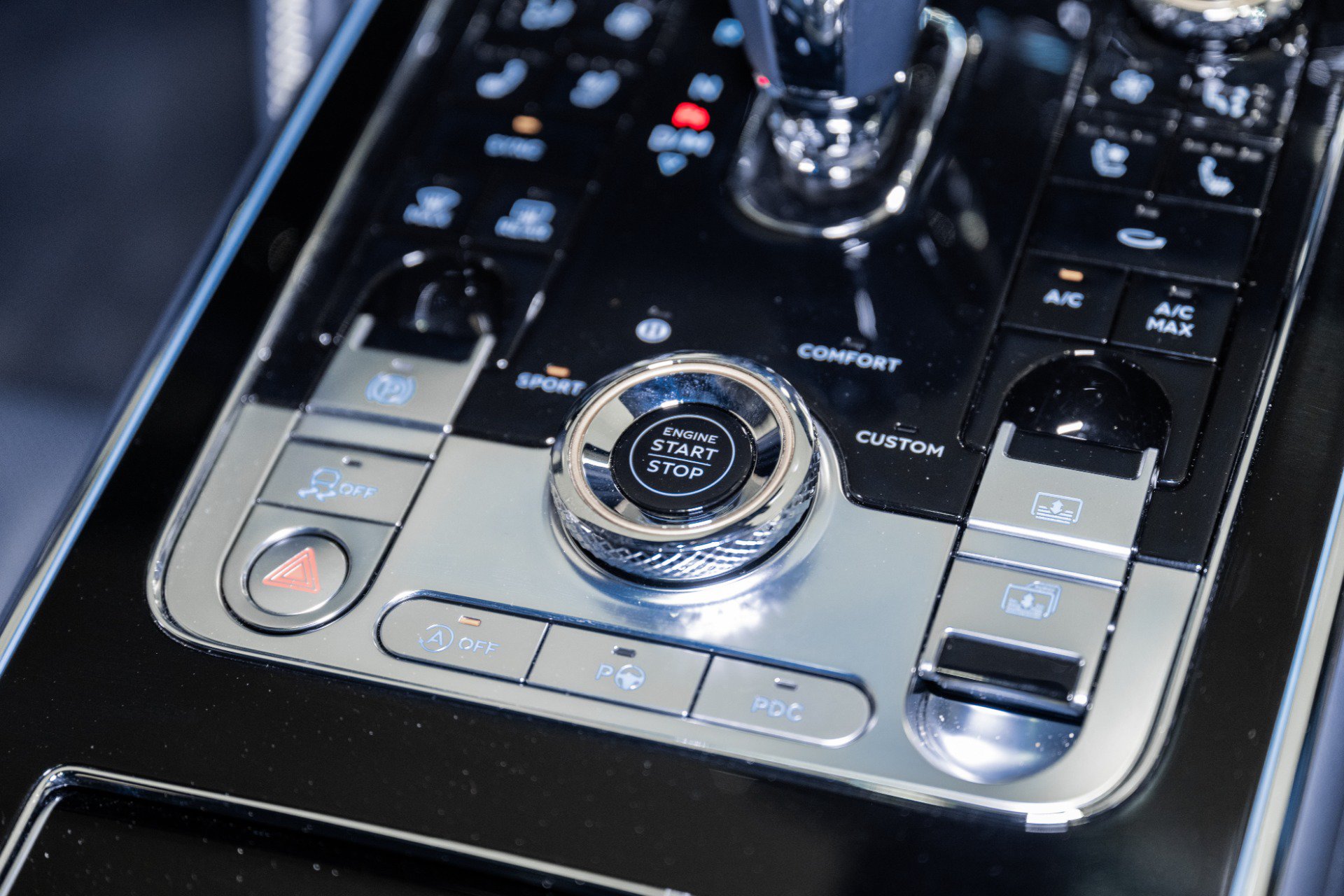 Used 2024 Bentley Flying Spur V8 AWD/4WD image 50