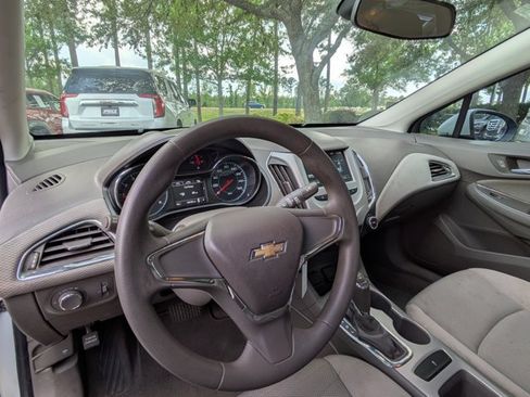 Used 2016 Chevrolet Cruze LS FWD image 10