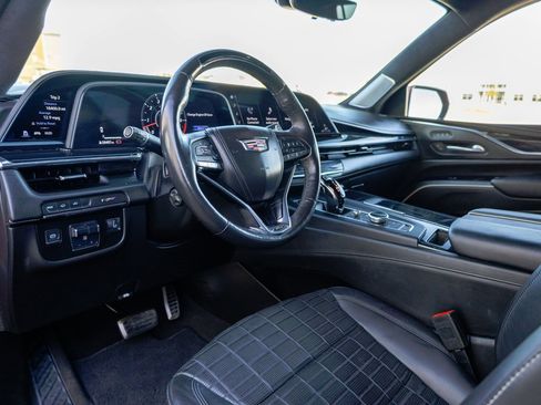 Used 2023 Cadillac Escalade ESV V image 9