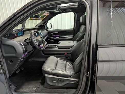 Used 2025 Ford Expedition Max Platinum w/ Stealth Appearance Package AWD/4WD image 17