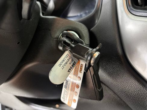 Used 2019 Chevrolet Colorado LT AWD/4WD image 16