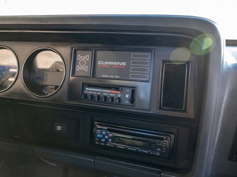 Used 1992 Dodge D/W Truck 250 image 39