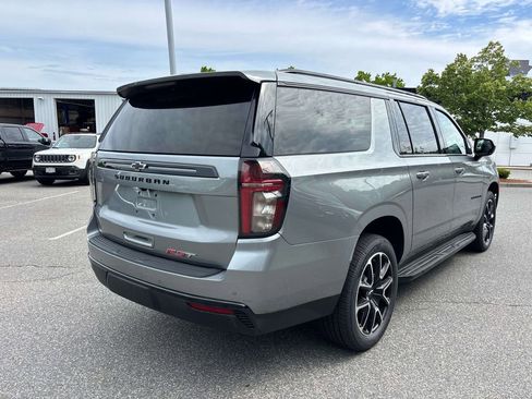 Used 2023 Chevrolet Suburban RST AWD/4WD image 3