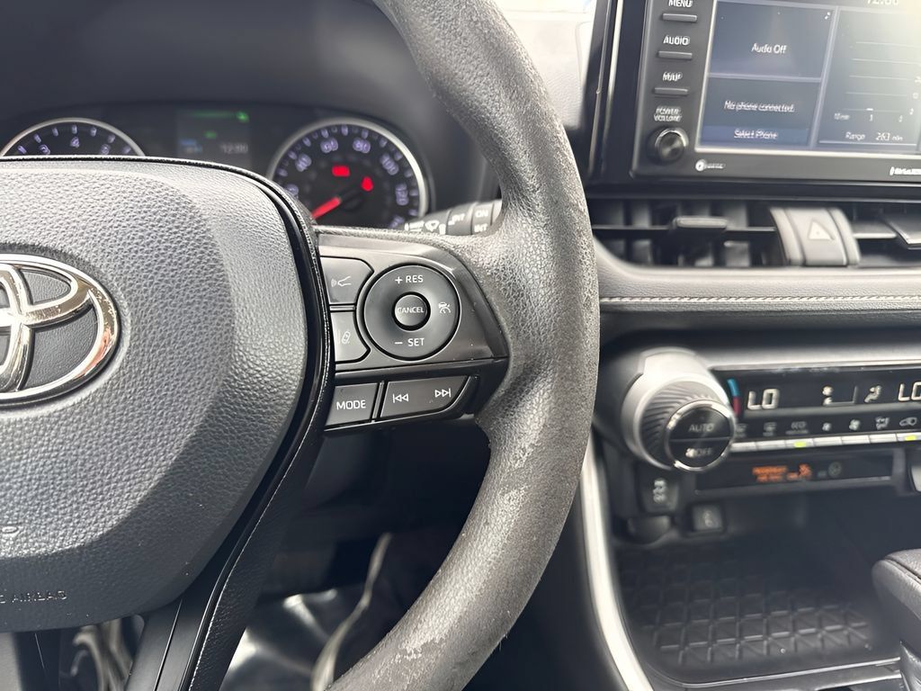 Used 2022 Toyota RAV4 XLE FWD image 13