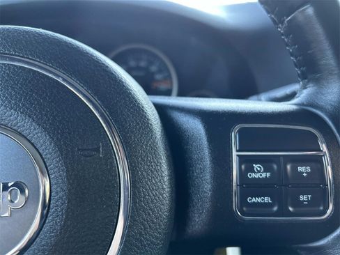 Used 2017 Jeep Wrangler Unlimited Sahara image 23