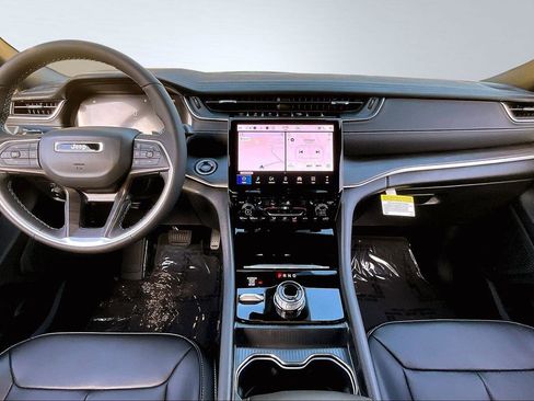 New 2025 Jeep Grand Cherokee L Limited image 6
