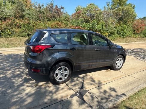 Used 2019 Ford Escape S image 5