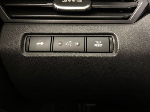 Used 2024 Nissan Altima 2.5 SV image 28