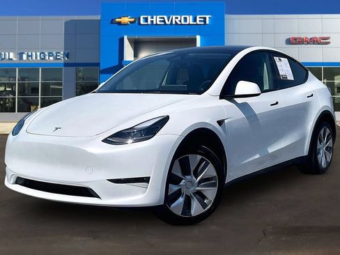 Used 2023 Tesla Model Y Long Range AWD/4WD image 3