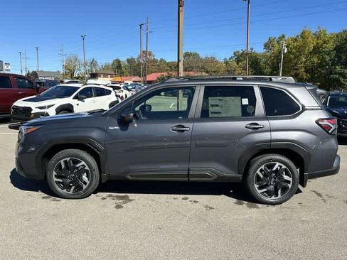 Used 2025 Subaru Forester Limited AWD/4WD image 2