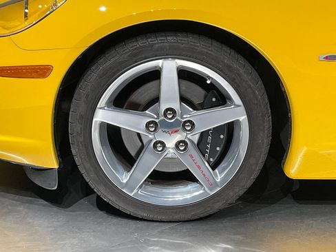 Used 2005 Chevrolet Corvette Coupe w/ Preferred Equipment Group RWD image 7