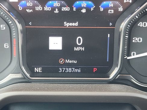 Used 2022 GMC Sierra 1500 SLT w/ Technology Package image 9