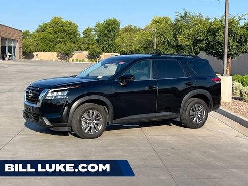 Used 2025 Nissan Pathfinder SV FWD image 1