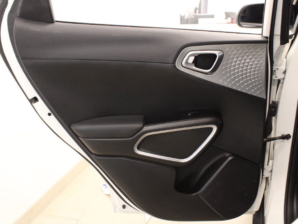 Used 2023 Kia Soul S FWD image 28