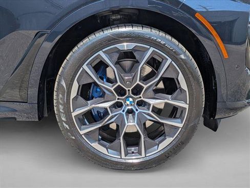 Used 2025 BMW X7 M60i image 24
