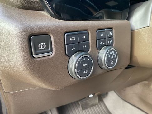 Used 2022 Chevrolet Silverado 1500 LTZ image 17