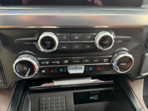 Used 2024 Ford F350 King Ranch AWD/4WD image 29