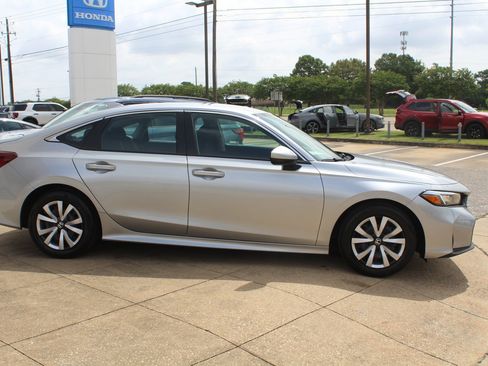Used 2025 Honda Civic LX image 4