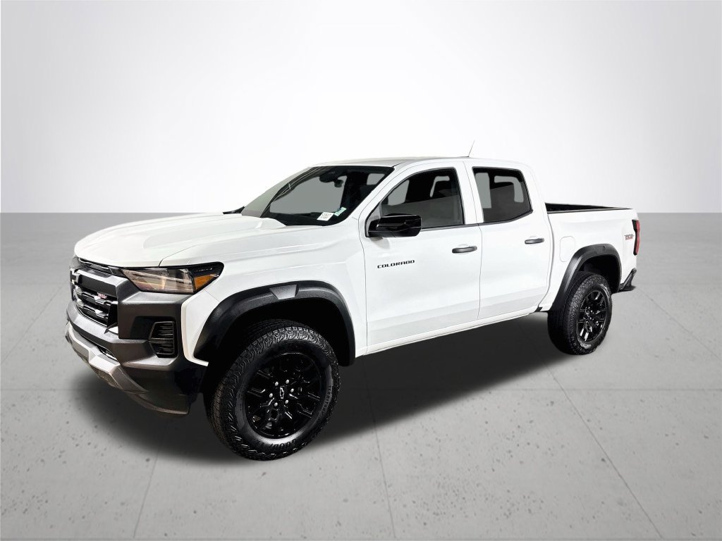 Used 2026 Chevrolet Colorado Trail Boss AWD/4WD image 2