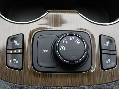 Used 2023 GMC Acadia SLE w/ Driver Convenience Package image 26