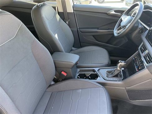 Used 2025 Volkswagen Taos SE image 28