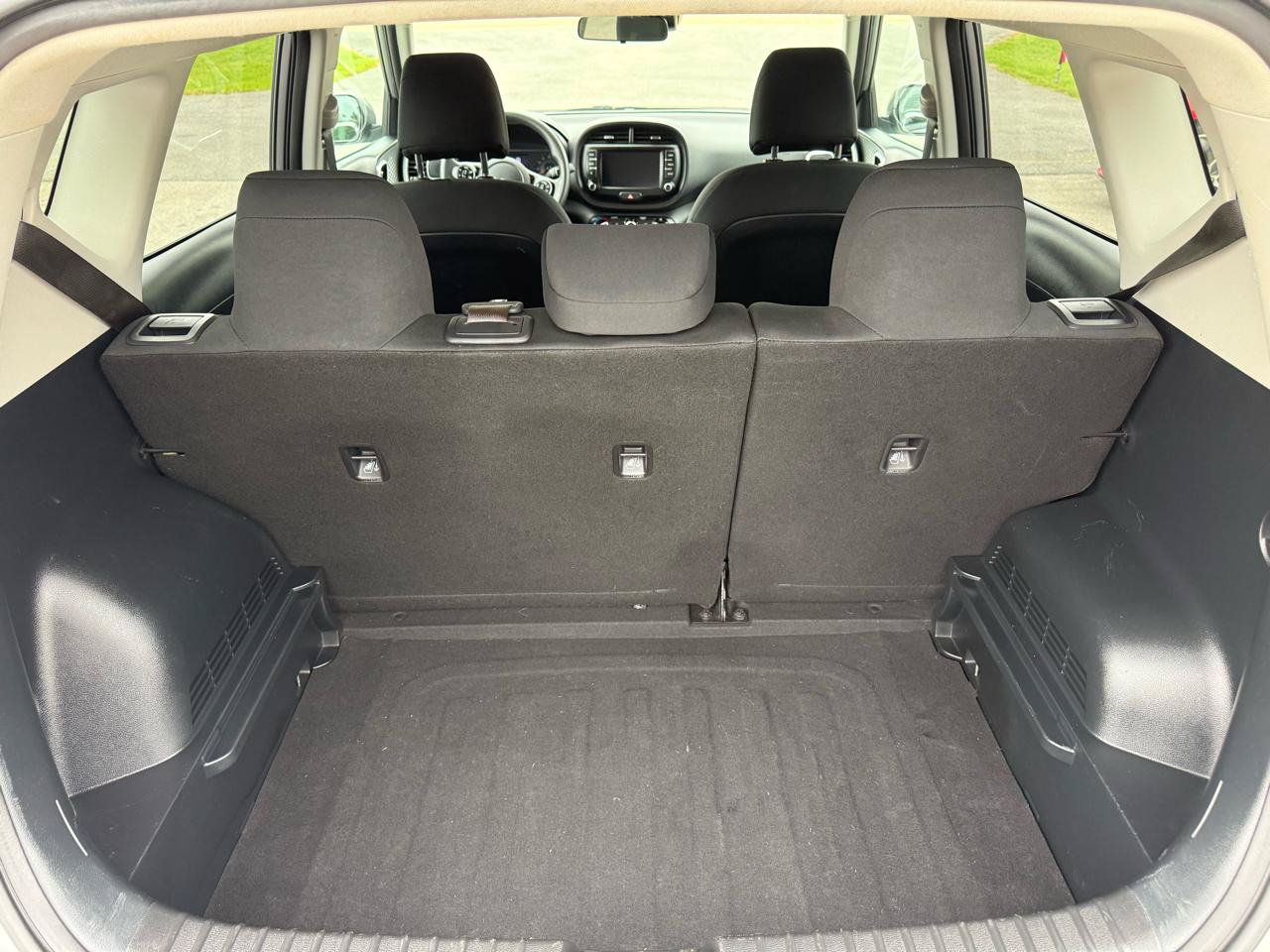 Used 2022 Kia Soul LX w/ Technology Package FWD image 28