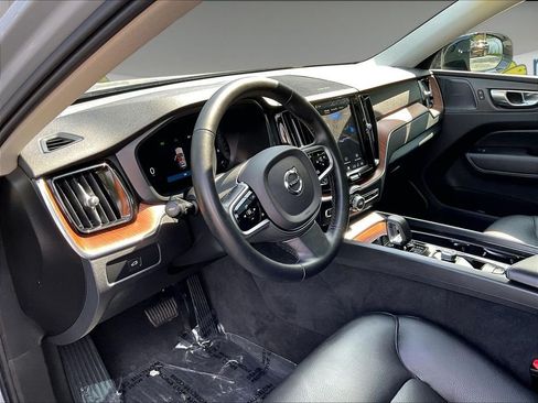 Used 2024 Volvo XC60 B5 Plus w/ Climate Package AWD/4WD image 12