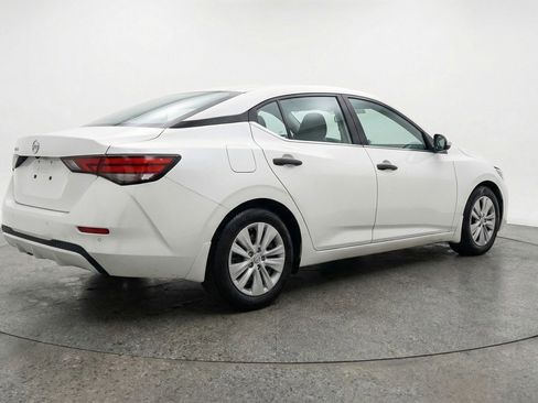 Used 2025 Nissan Sentra S image 9