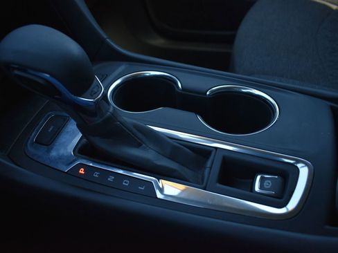 Used 2024 Chevrolet Equinox LT image 31