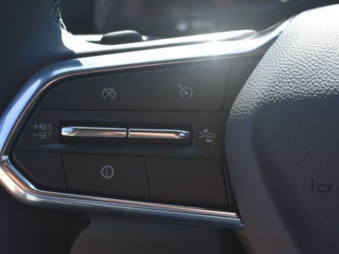New 2027 Chevrolet Equinox LT w/ Safety and Technology Package FWD image 19