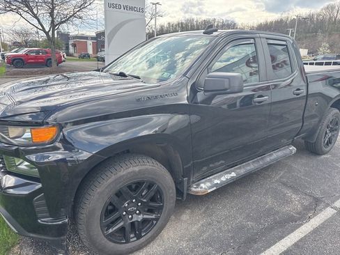 Used 2022 Chevrolet Silverado 1500 Custom w/ LPO, Blackout Package image 2