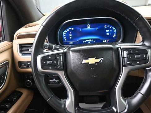 Used 2023 Chevrolet Suburban Premier w/ Premium Package AWD/4WD image 8