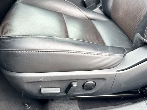 Used 2023 MAZDA MAZDA3 s image 24