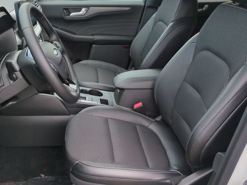 New 2025 Ford Escape SE FWD image 14