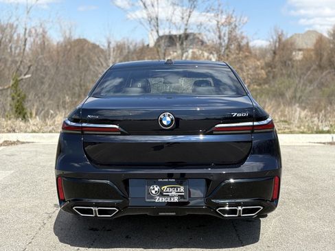 Used 2025 BMW 760i xDrive image 5