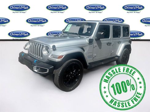 Used 2022 Jeep Wrangler Unlimited Sahara w/ Cold Weather Group AWD/4WD image 3