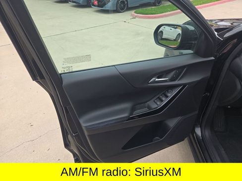 Used 2025 Chevrolet Equinox LT FWD image 17
