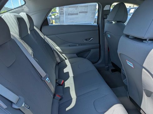 New 2026 Hyundai Elantra SE FWD image 30