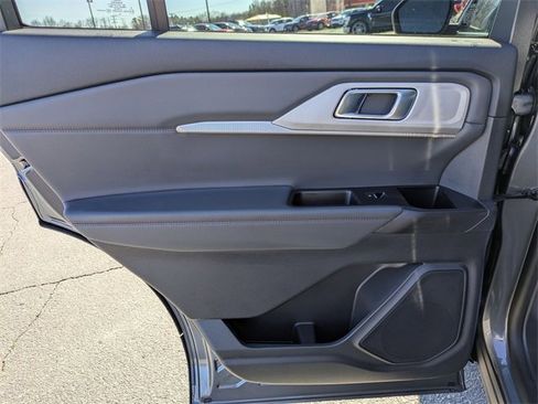 New 2026 Ford Explorer Active w/ Active Comfort Package image 24