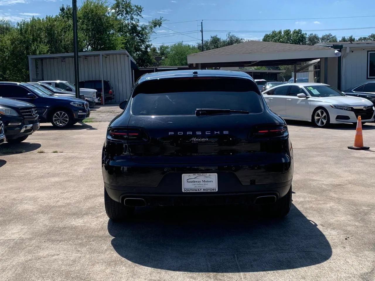 Used 2017 Porsche Macan AWD/4WD image 6