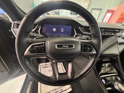 Used 2023 Jeep Grand Cherokee Overland w/ Adv Protech Group III AWD/4WD image 22