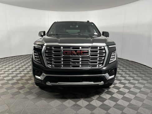 Used 2025 GMC Yukon XL Denali image 6