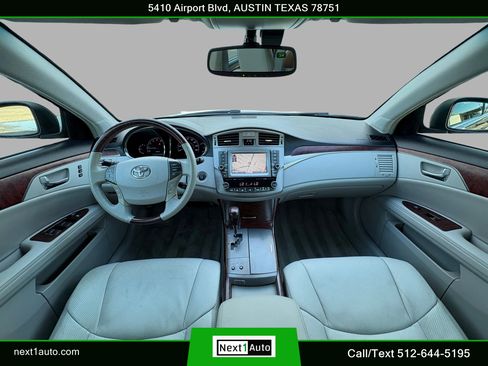 Used 2012 Toyota Avalon Limited image 19