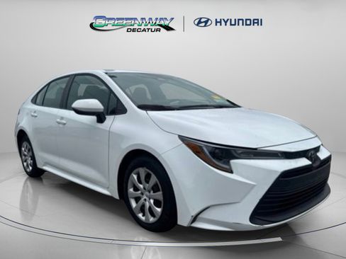 Used 2025 Toyota Corolla LE FWD image 1